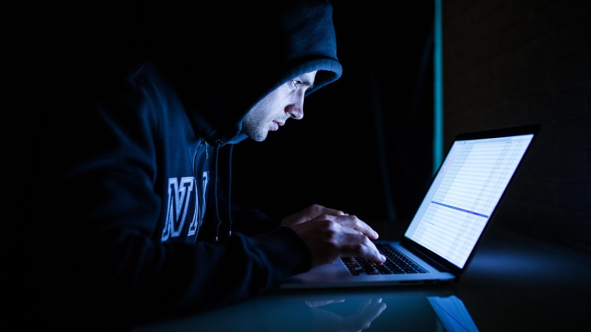 Upoznao ženu preko interneta pa joj pretio objavom eksplicitnog snnimka (ilustracija)