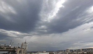 nebo oblaci nevreme oluja