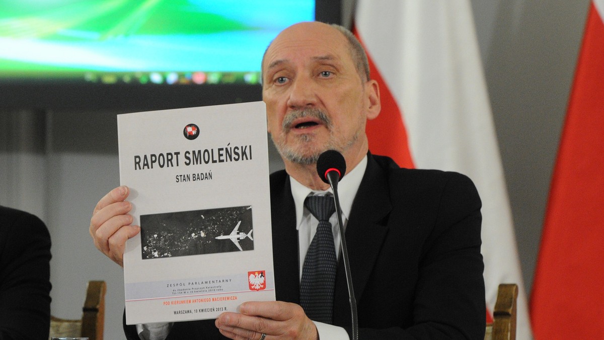 Antoni Macierewicz w Parlamencie Europejskim ma prezentować "Raport Smoleński. Stan badań…". To nie pierwsza wizyta polityka PiS w Brukseli i Strasburgu. Jarosław Wałęsa (PO): — Nic z nich nie wynika. Mało kto o nich wie.