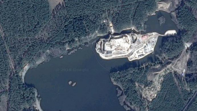 Stobnica, Puszcza Notecka - zdjęcie satelitarne budowanego zamku, Google Maps