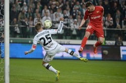 Ekstraklasa: Trzy słupki, jedna czerwona kartka i dwa gole. Wielkie emocje w meczu Legii z Lechią