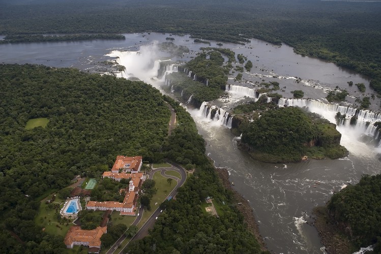 Puerto Iguazu - doskonałe miejsce na spędzenie aktywnych wakacji w pobliżu Wodospadu Iguazu.