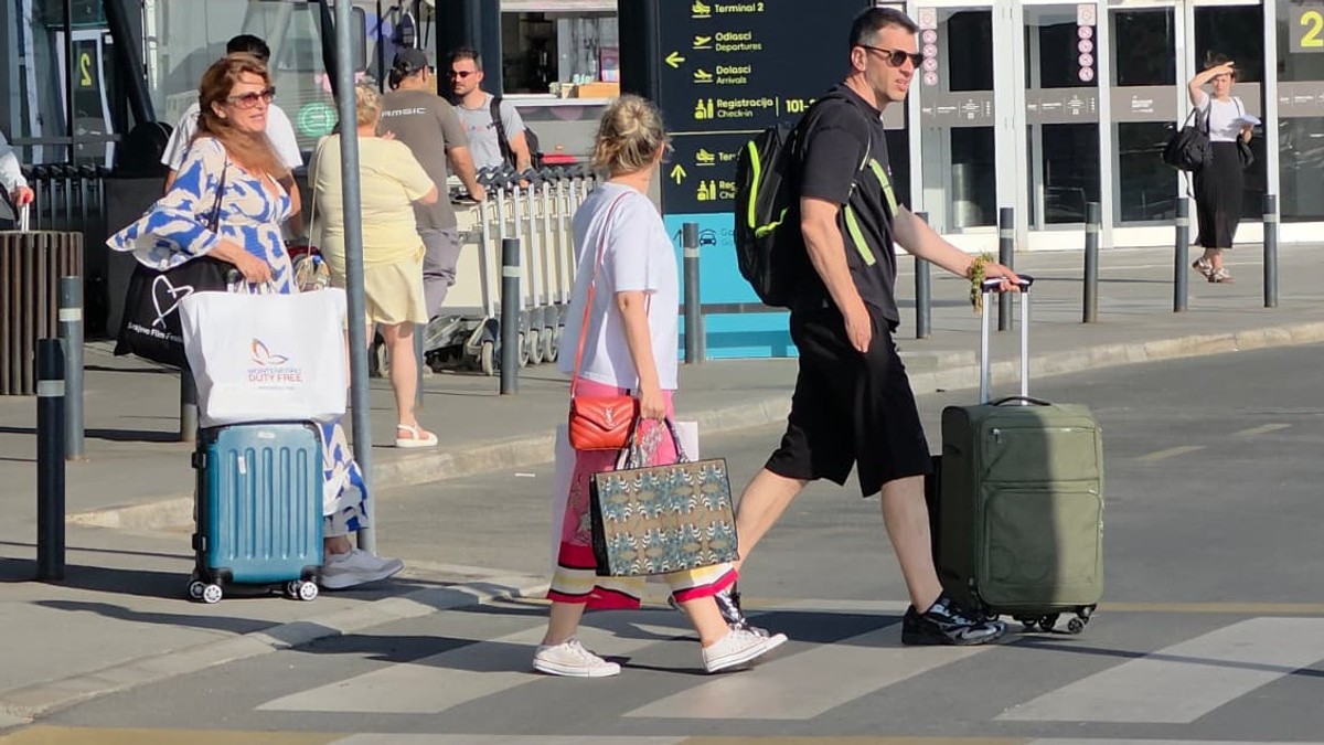 Branka Pujić, Viktor Savić i Sandra Tomić