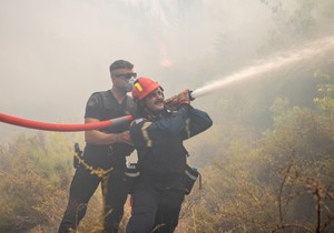 Ilustracija: Vatrogasci u Grčkoj