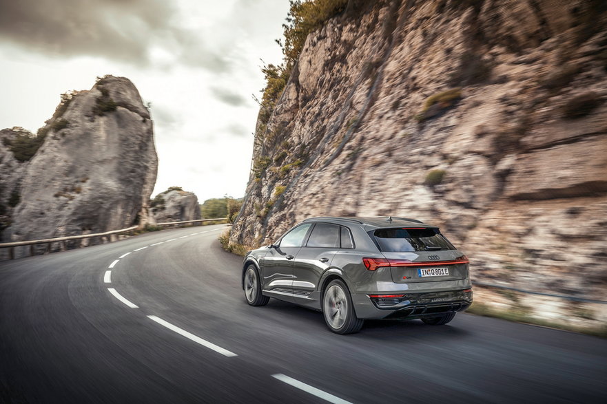 Audi e-tron było prekursorem elektrycznych SUV-ów marki z Ingolstadt, teraz będzie się nazywać Q8 e-tron
