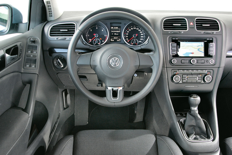 Volkswagen Golf kontra Mazda 3, Ford Focus i Opel Astra - ...bo mało pić,  to trzeba umieć. Porównanie kompaktów z małymi dieslami