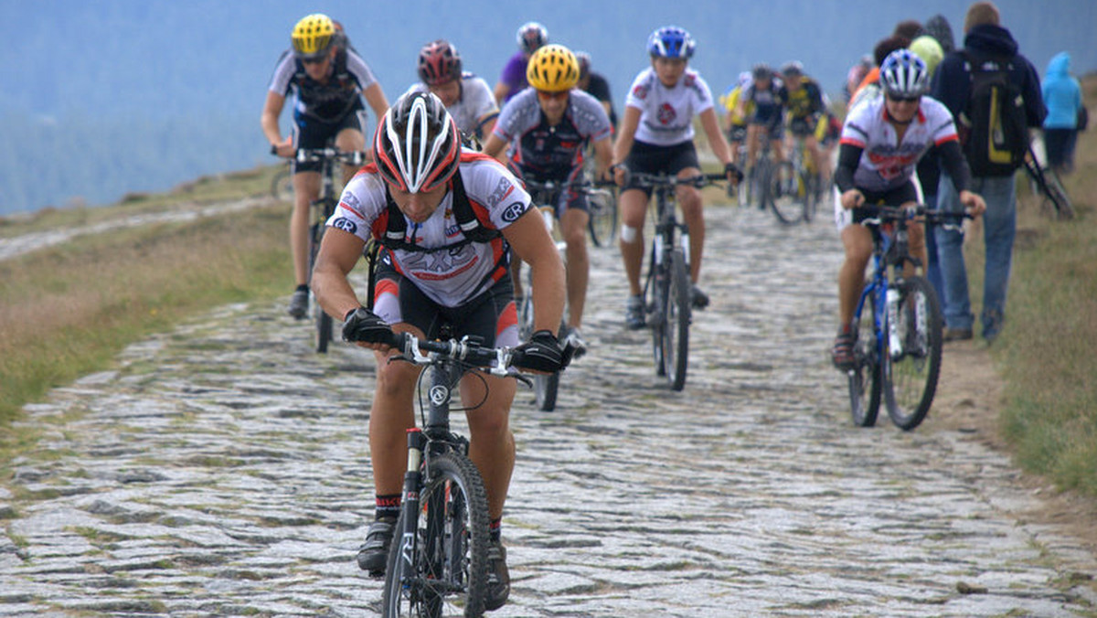 Jest ich więcej niż myślisz, ważą ponad 100 kilo i to właśnie z ich inicjatywy na  Diallo Uphill Race Śnieżka 2010 powstała nowa kategoria "100 +".