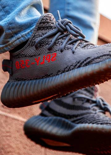 Az Adidas eldöntötte, mit kezdjen a nyakán maradt 1,3 milliárd dollárnyi  Kanye-cipővel