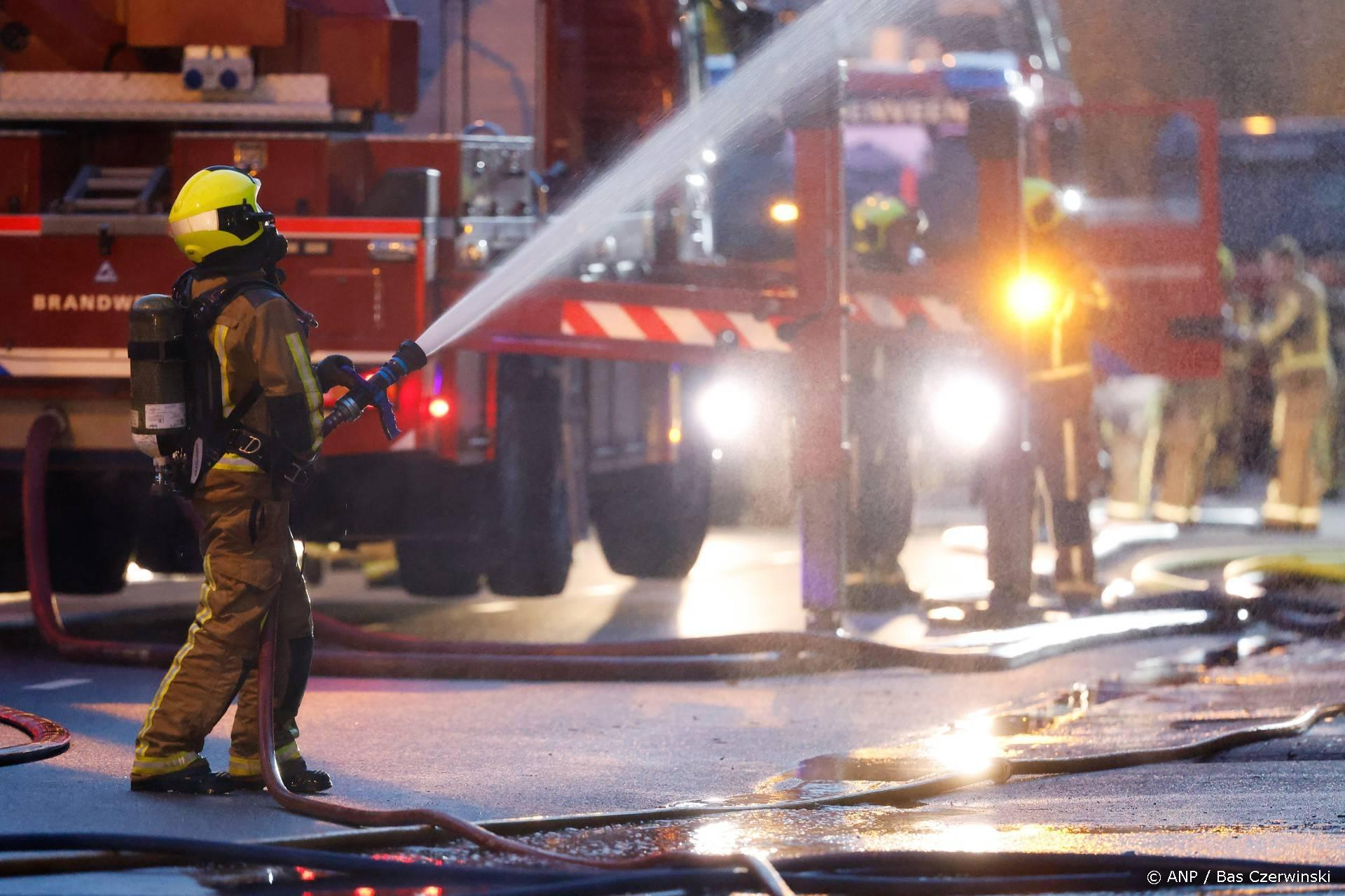 Zeer grote brand in de oude binnenstad van Delft: bewoners op straat