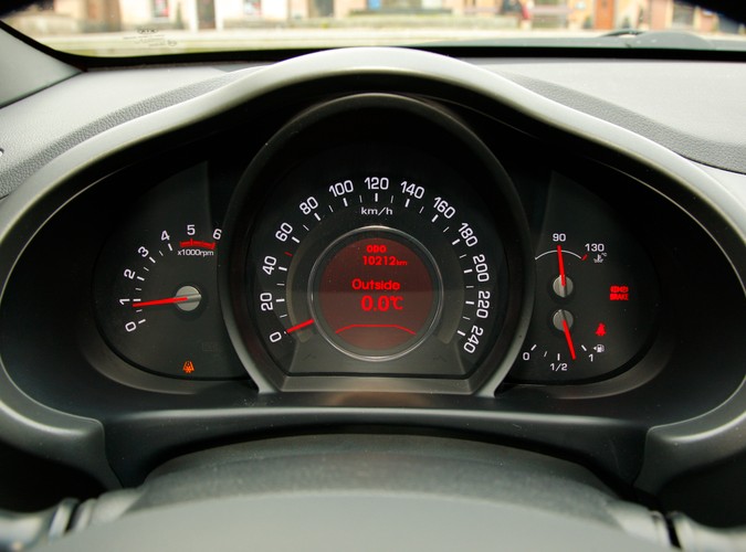 Nowa Kia Sportage to samochód, który swoimi atutami skusił już ponad 3300 Polaków. My sprawdziliśmy w teście wady i zalety tego modelu.