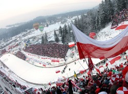 Zarzuty za reklamę hazardu w czasie konkursu skoków