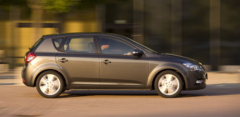 Kia cee´d 2010: pierwsze wrażenia z jazdy