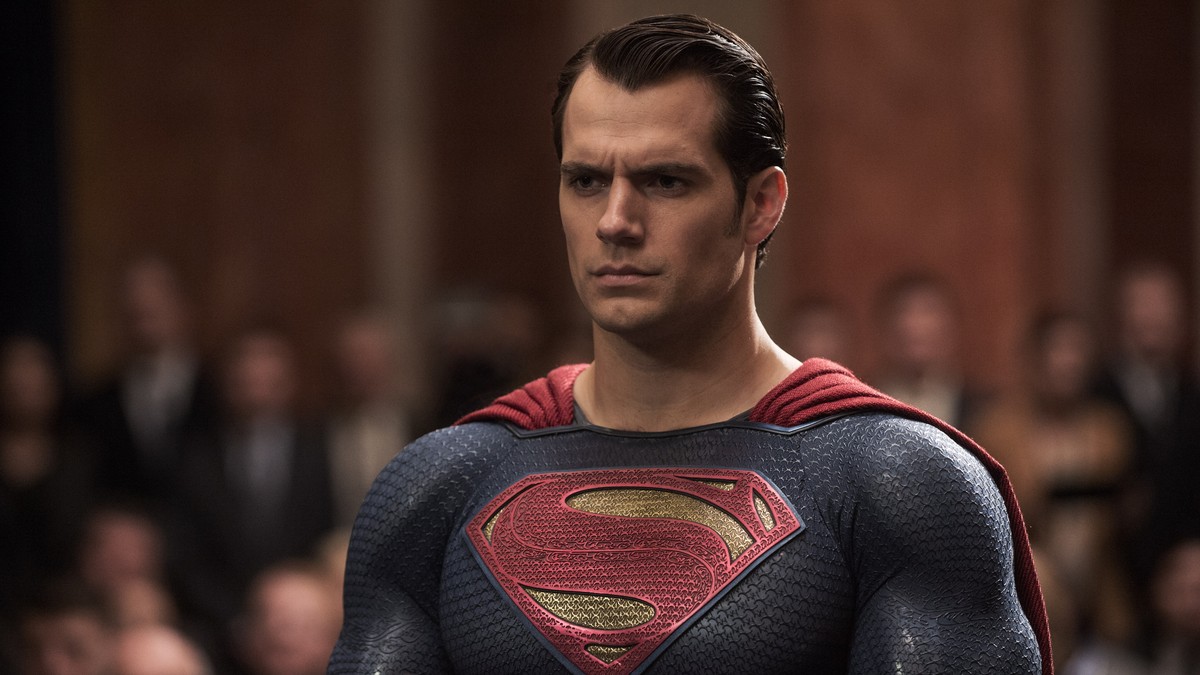 Gólyahír: apa lesz Superman! Henry Cavill és ritkán látott szerelme az első gyermeküket várják