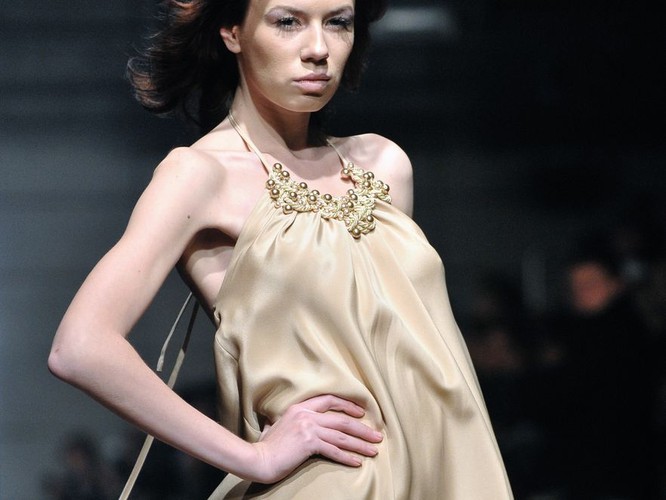 Natalia Jaroszewska w kolekcji wiosna-lato 2011 na Fashion Week Poland