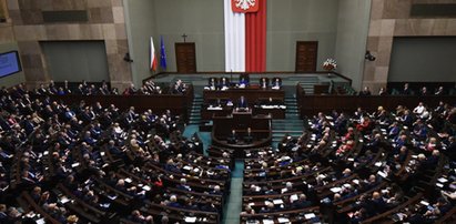 Sejm uchwalił ustawę o „trzynastkach" dla emerytów