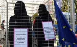 "Tu jest Polska, nie Salwador", "Nasze życie, nasze ciała". Przed Sejmem demonstracja "Za pięć dwunasta - Ratujmy Kobiety"