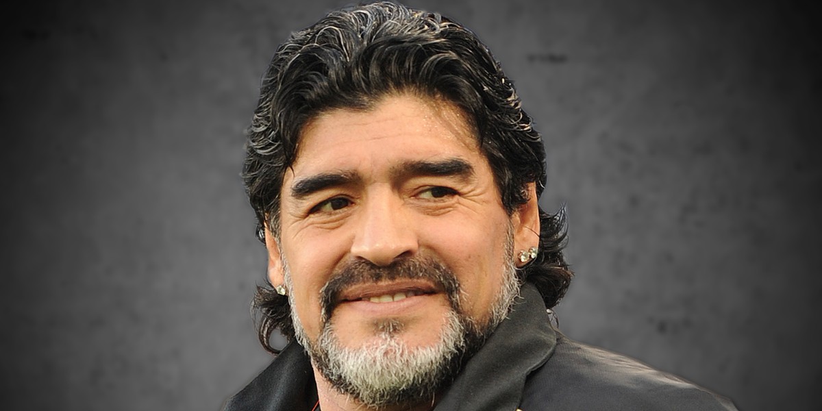 Legenda światowego futbolu Diego Maradona umierał przez pół doby pod okiem całej ekipy specjalistów