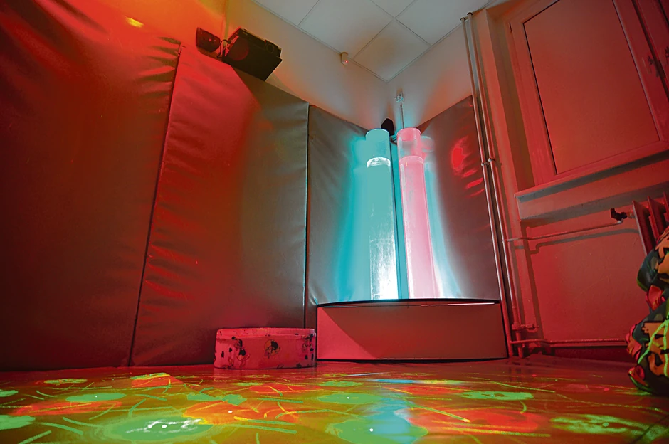 Rad u prostoru koji je opremljen u skladu sa potrebama dece daje daleko bolje rezultate jer su i dete i terapeut opušteniji