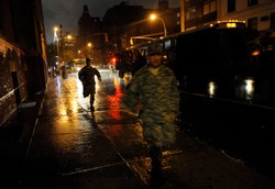 Wojsko na ulicach Nowego Jorku. Mieszkańcy uwięzieni w domach