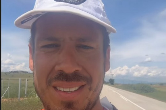 (VIDEO) "FINO JE UPEKLO" Nikola Rokvić se oglasio iz Grčke, otkrio koliko je kilometara prešao: "Lepo je, živeli"