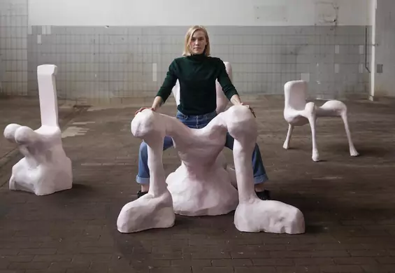 W Polsce stanie krzesło, na którym kobiety mogą rozkraczyć się, jak faceci w komunikacji miejskiej