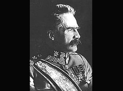 Piłsudski i Hitler jako wielcy ludobójcy