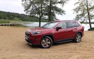 Toyota RAV4 2.5 Hybrid – sprawdziliśmy ile jest warta i czy opłaca się ją kupić