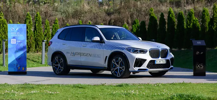 Wodorowe BMW iX5 Hydrogen debiutuje w Polsce. Już nim jeździliśmy