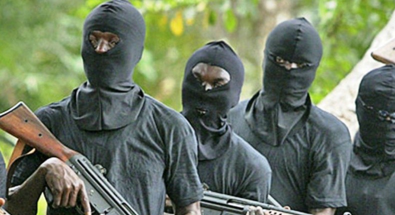 Gunmen kill naval officer, woman in Kogi. [crucible]