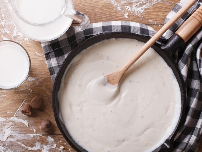 Recept za najlakši bešamel sos, a kada dodate ovaj sastojak, postaće remek delo