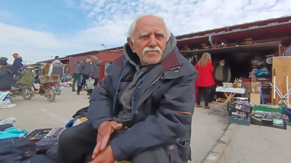 Ratko najmanje 20 godina na "starežu" u Subotici prodaje igračke, a trenutno bicikle