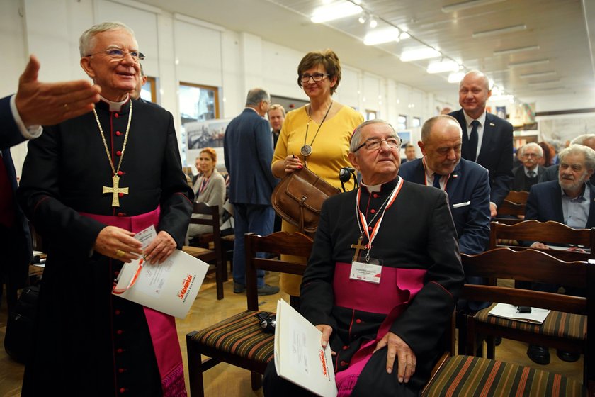 Abp Głódź zaskoczył! Tak przywitał dziennikarzy