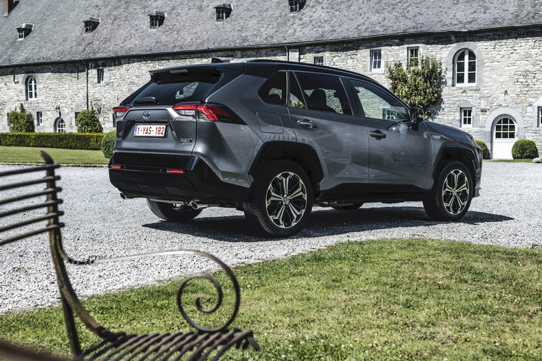 Toyota RAV4 Plug-in Hybrid – ruszyła przedsprzedaż