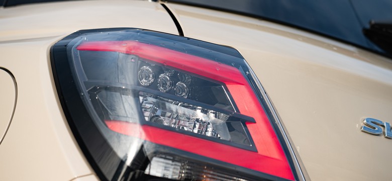 Nowe Suzuki na rynku. Ile kosztuje? Prosty silnik 1.2 robi wielką różnicę
