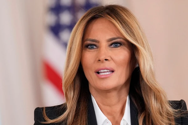 Ameriku trese trend PAČJEG LICA i za sve je kriva MELANIJA TRAMP: I žene i muškarci žele OVAKO LICE, pomama zahvatila i REPUBLIKANCE I DEMOKRATE, hirurzi upozoravaju na opasnost
