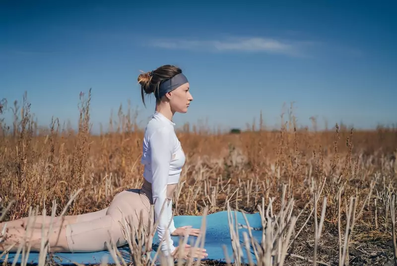 Slow life to nie tylko ograniczenie sięgania po telefon. Jak żyć wolno i nie tylko w zgodzie ze sobą, lecz także z naturą?