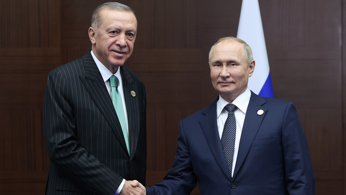 Erdogan uzależnił Turcję od Rosji. Teraz próbuje uciekać ze szponów Putina