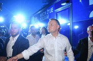  Wybory prezydenckie 2020. Ubiegający się o reelekcję prezydent RP Andrzej Duda (C) w sztabie wyborczym PiS w Łowiczu,