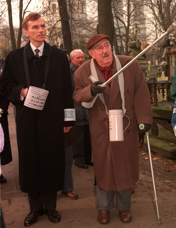 Marcin Święcicki i Jerzy Waldorff (Powązki, 1 listopada 1996 r.)