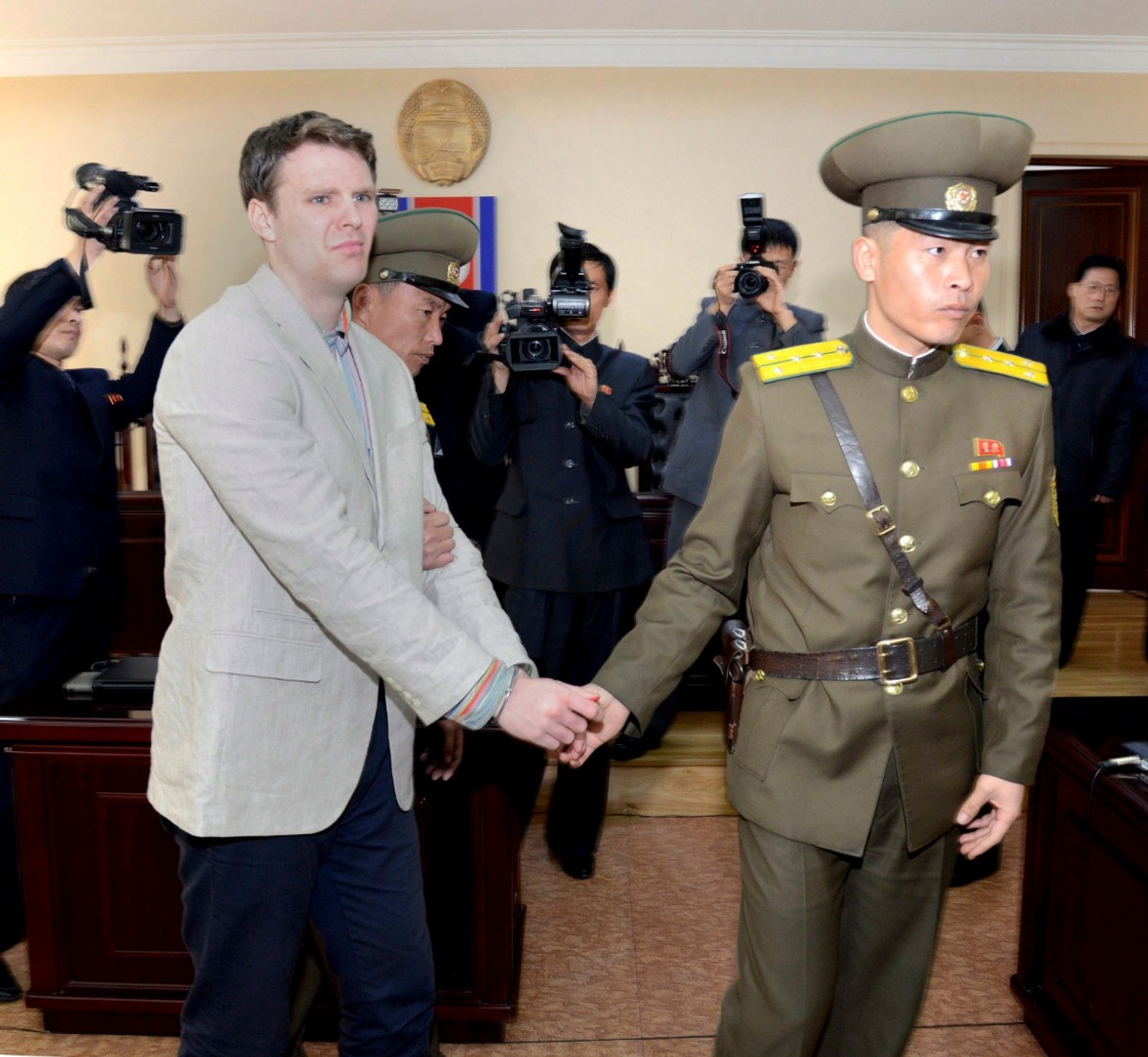 Korea Północna nie miała powodu, by utrzymywać informację o stanie skazanego w tajemnicy - mówił ojciec chłopaka
