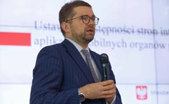 Zmiana w rządzie: premier zdymisjonował Chorążego. Wiceminister stracił stanowisko za słowa o imigrantach