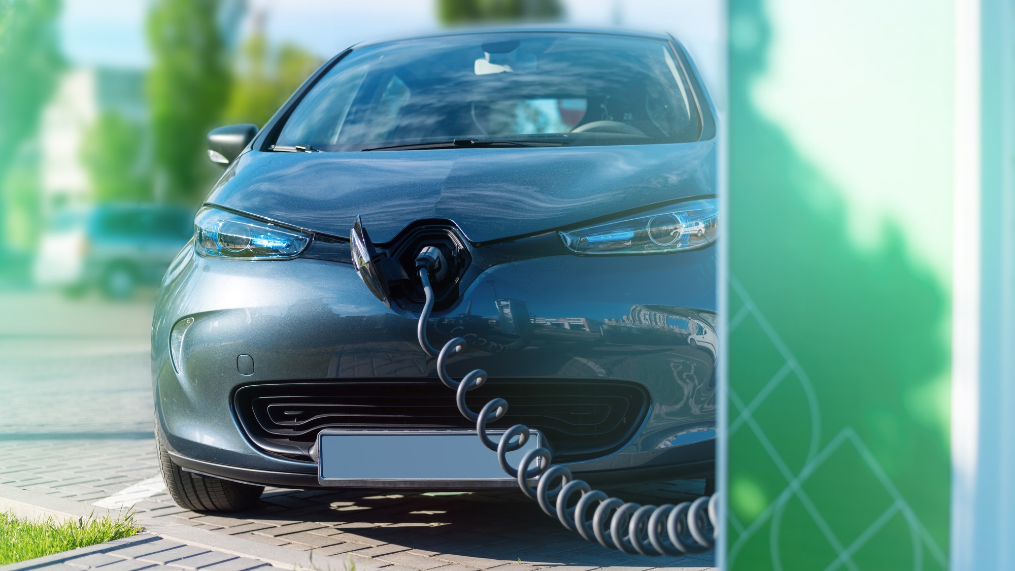 Nie všetky informácie budú verejné a batériový pas preto nebude kompletnou diagnostikou jazdeného elektromobilu.