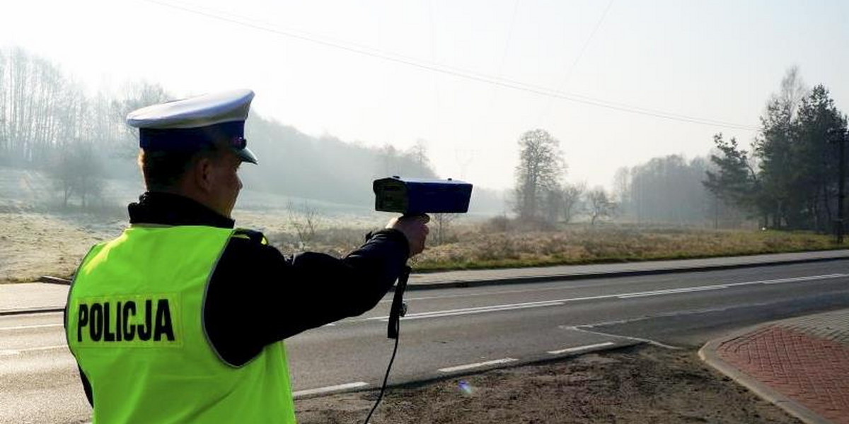 Pijany mężczyzna gnał na złamanie karku. Z tyłu siedziało dziecko