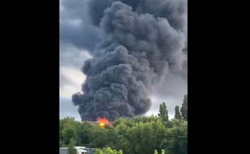 Gori rafinerija na jugu Rusije