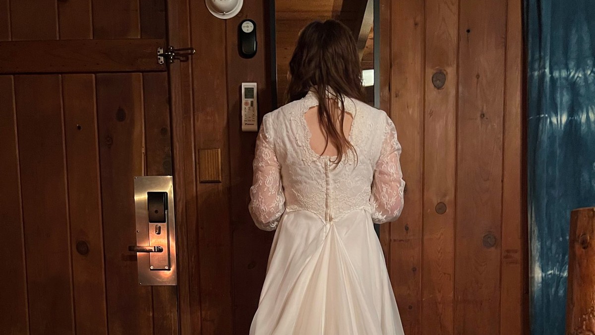 Poznata pevačica objavila da se udala za svog psa: Venčanje održano u dvorištu kuće