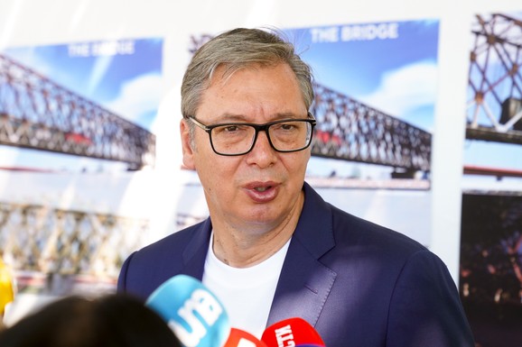 "JE L' NAM OPCIJA DA ZARATIMO SA NATO? JA MISLIM DA NIJE!" Vučić se oglasio o napadima Prištine na Zelenskog i teroru nad Srbima: "Pitajte u kome vide jedinog zaštitnika"