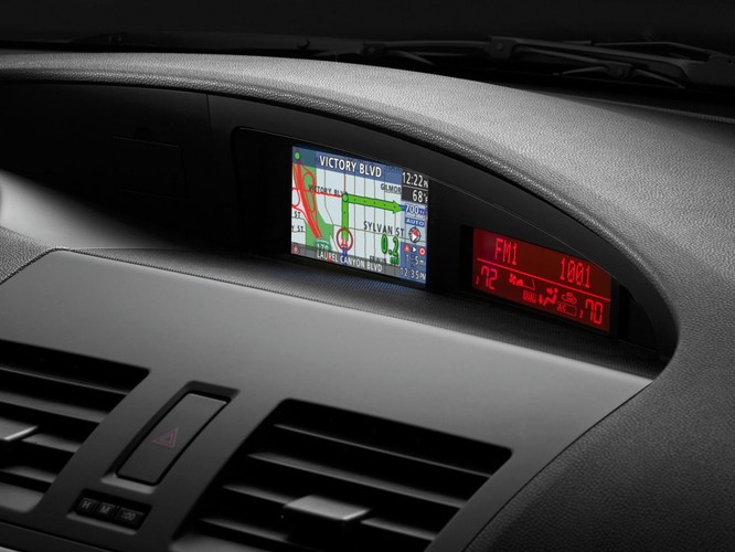 Mocniejszy wariant rozpędzi sześć przełożeń manualnych, dla leniwych jest pięciostopniowy automat