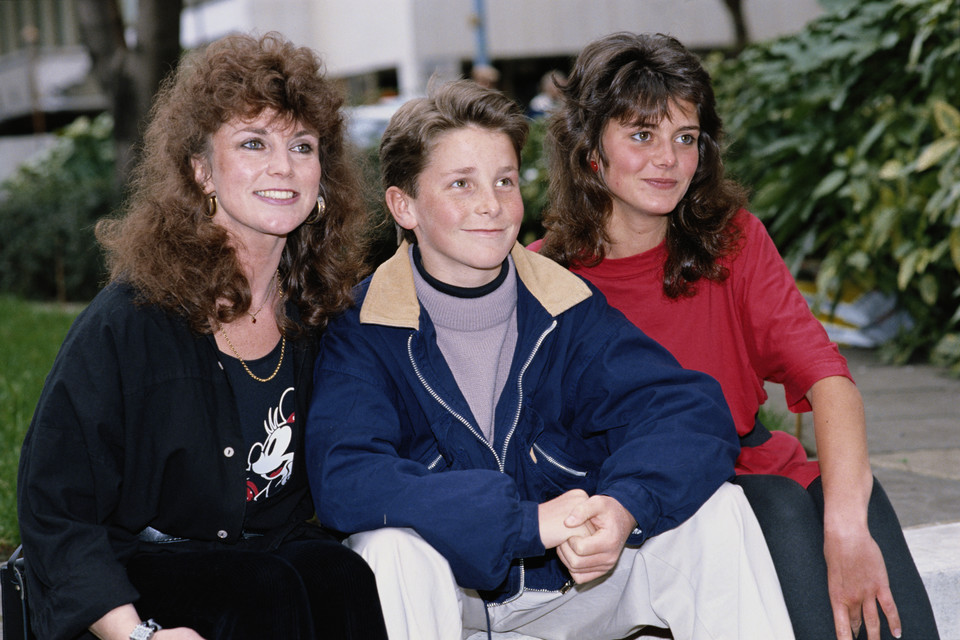 Christian Bale z mamą i siostrą w 1988 r.