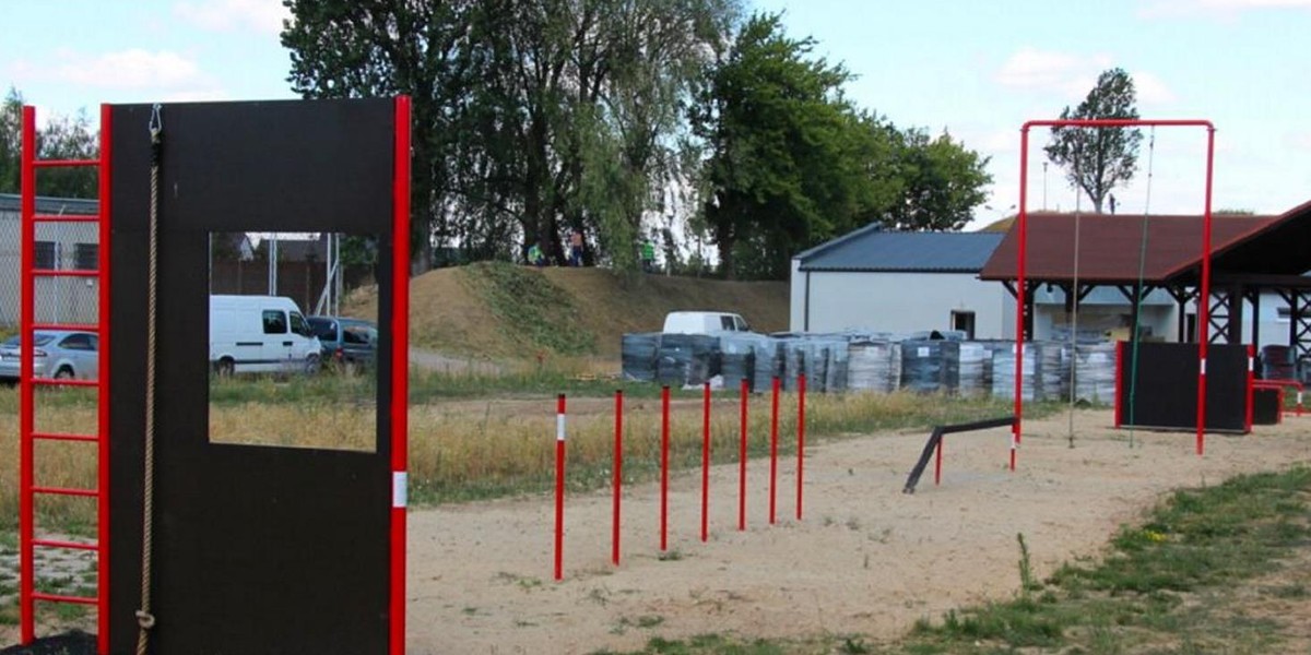 Tor przeszkód w Centralnym Ośrodku Szkolenia Służby Więziennej w Kaliszu.