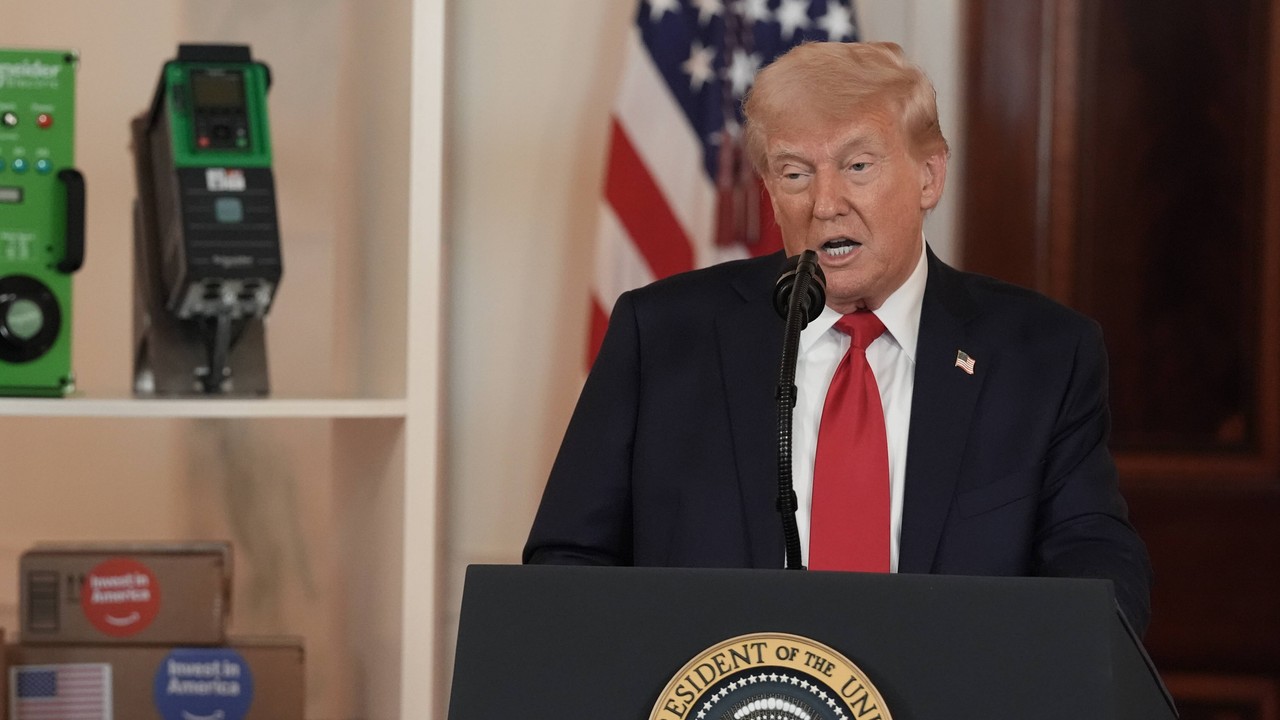 Donald Trump ujawnił, co powiedział Wołodymyrowi Zełenskiemu w Watykanie. "Rosja jest znacznie większa i silniejsza"